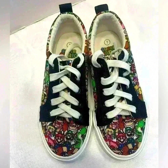Nintendo Super Mario Bros. Ground Up Kids Sneakers Size 1 - Picture 1 of 12